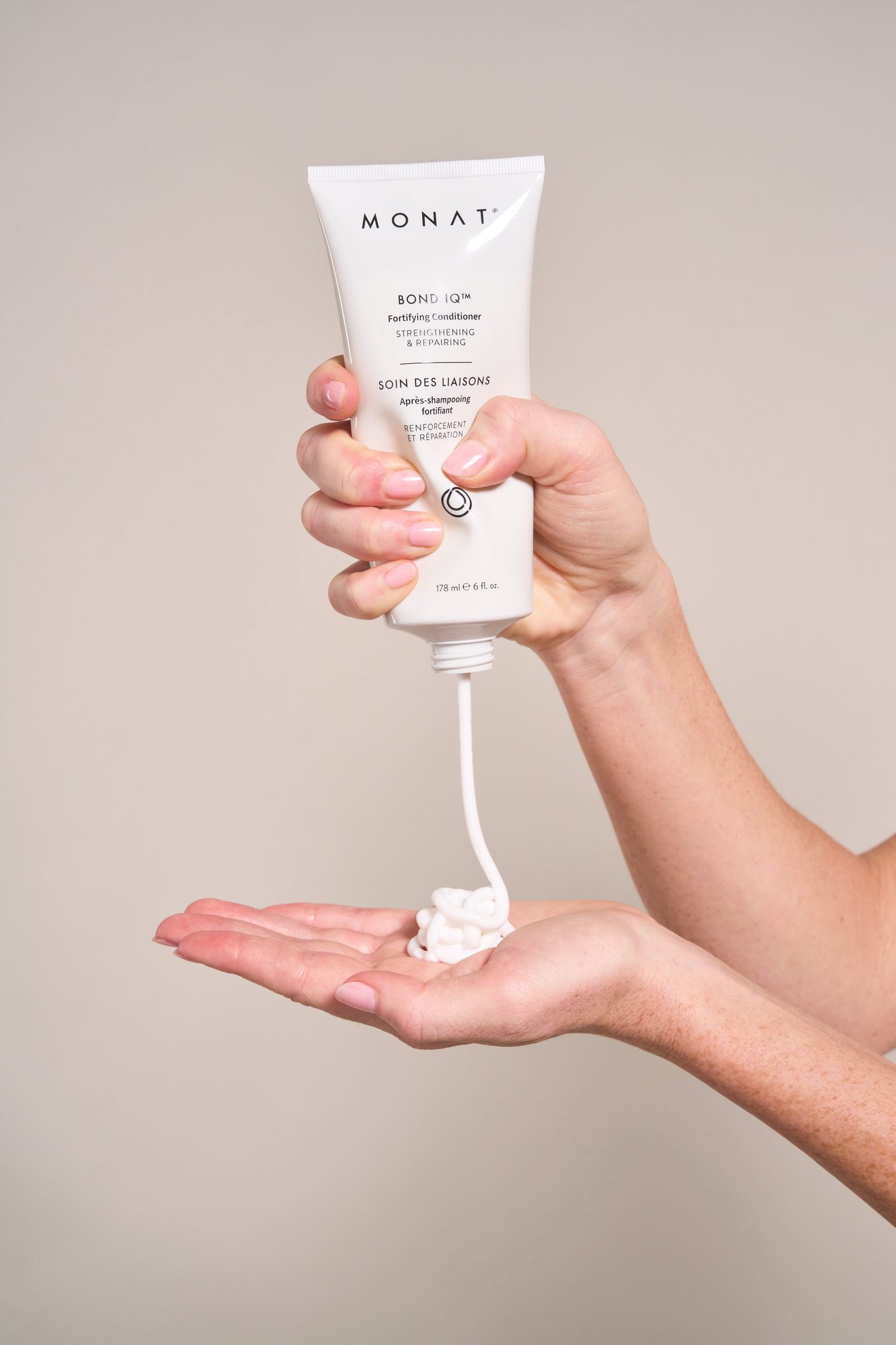 Bond IQ — Fortifying Conditioner.